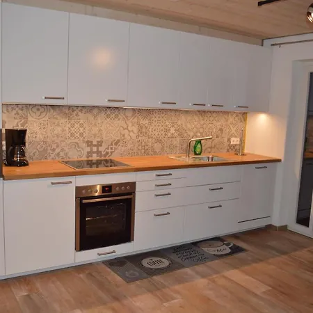 Ferien- Und Winzerhof Ute Braun Appartement *