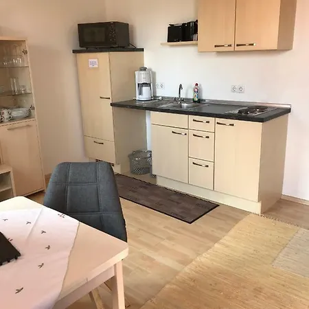 Ferien- Und Winzerhof Ute Braun Appartement *